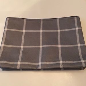 Thirty One zipper pouch